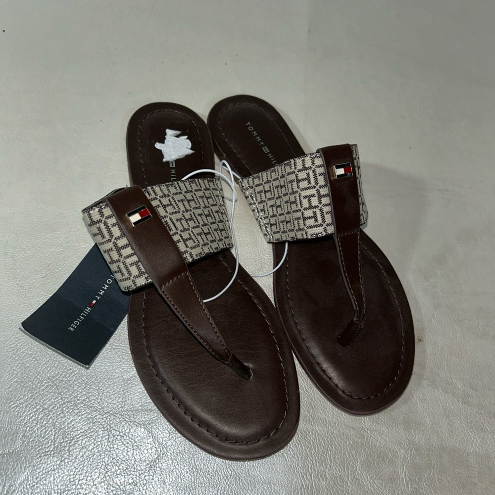 Tommy Hilfiger Chocolate Brown Logo Sandals Size Women’s 6